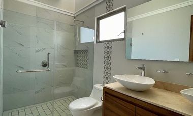 CASA EN RENTA EN SOLARES RESIDENCIAL