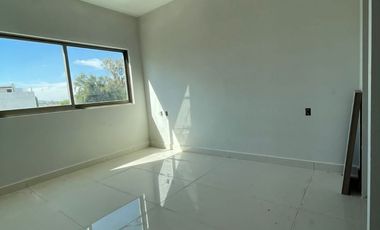 CASA EN RENTA EN SOLARES RESIDENCIAL