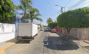 Hermosa casa en condominio, excelente ubicación. C. Río Tizapán 1363, Atlas, 44870 Guadalajara, Jal.