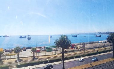 Oficina en plan de Valparaiso con vista a la bahia