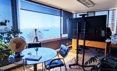 Oficina en plan de Valparaiso con vista a la bahia