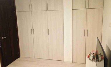 Venta departamento más una suitte, remodelado, primer piso urdesa central.