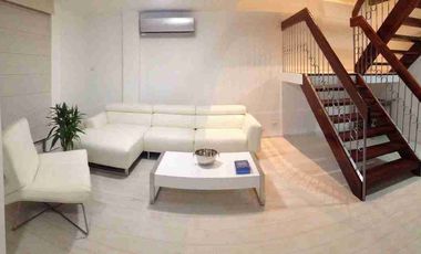 Venta departamento más una suitte, remodelado, primer piso urdesa central.