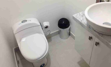 Venta departamento más una suitte, remodelado, primer piso urdesa central.
