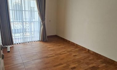 Rumah Bagus,cluster Nusa Indah Bali, Kavling Deplu, Kreo Selatan.