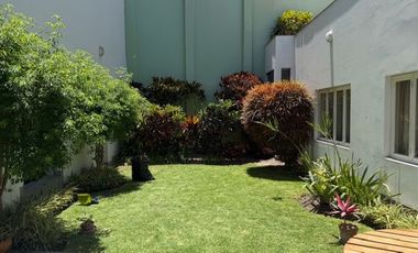 CASA EN VENTA EN MIRAFLORES COMO TERRENO