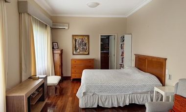 CASA EN VENTA EN MIRAFLORES COMO TERRENO