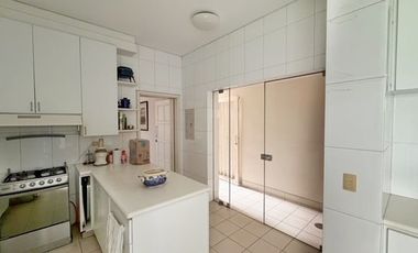 CASA EN VENTA EN MIRAFLORES COMO TERRENO