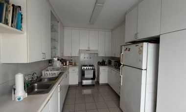 CASA EN VENTA EN MIRAFLORES COMO TERRENO