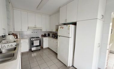 CASA EN VENTA EN MIRAFLORES COMO TERRENO