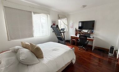 CASA EN VENTA EN MIRAFLORES COMO TERRENO