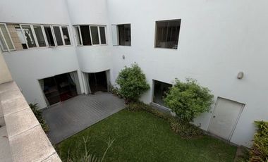 CASA EN VENTA EN MIRAFLORES COMO TERRENO