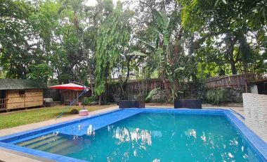For Rent: 5 Bedrooms with pool in Unrdaneta Village