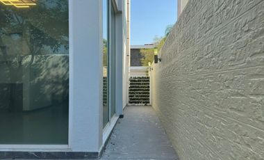 CASA EN VENTA SOLARES, ZONA REAL