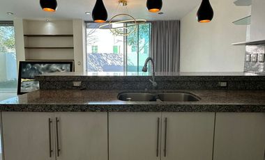 CASA EN VENTA SOLARES, ZONA REAL
