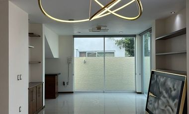CASA EN VENTA SOLARES, ZONA REAL