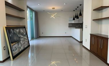 CASA EN VENTA SOLARES, ZONA REAL