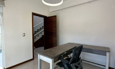 CASA EN VENTA SOLARES, ZONA REAL