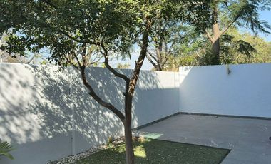 CASA EN VENTA SOLARES, ZONA REAL