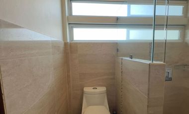 CASA EN VENTA SOLARES, ZONA REAL