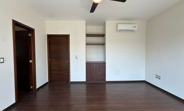 CASA EN VENTA SOLARES, ZONA REAL