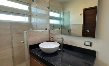 CASA EN VENTA SOLARES, ZONA REAL