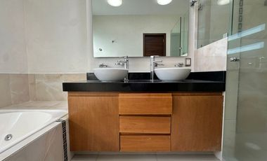 CASA EN VENTA SOLARES, ZONA REAL