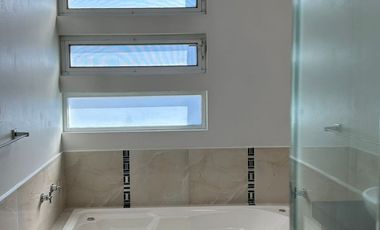 CASA EN VENTA SOLARES, ZONA REAL
