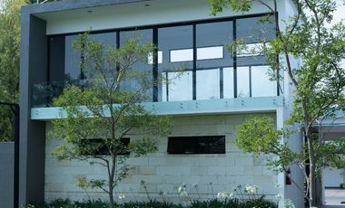 CASA EN VENTA SOLARES, ZONA REAL