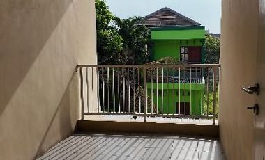 Rumah 2 lantai SHM dekat Banda Juanda Lokasi di Puri Surya Jaya