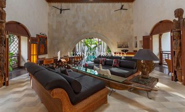 LEGIAN - TROPICAL OASIS 2 BEDROOM VILLA WITH BEACH PROXIMITY