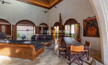 LEGIAN - TROPICAL OASIS 2 BEDROOM VILLA WITH BEACH PROXIMITY
