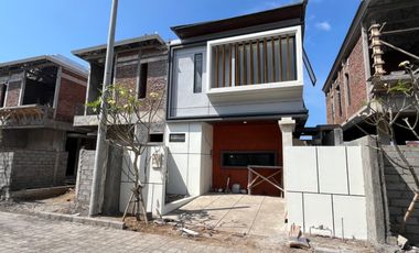 A VILLA-STYLED HOUSE IN SANUR IS SUITABLE FOR INVESTMENT
