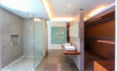 For Rent: Luxury 4-Bedroom Home with Pool in North Town Homes