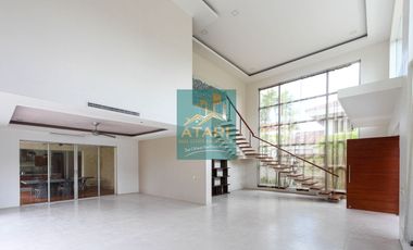 For Rent: Luxury 4-Bedroom Home with Pool in North Town Homes