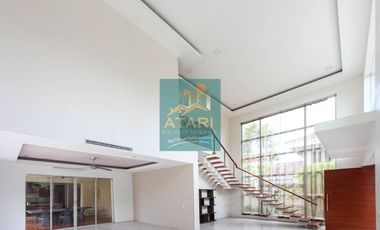 For Rent: Luxury 4-Bedroom Home with Pool in North Town Homes