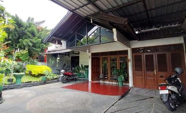Dijual rumah tinggal Ideal untuk hunian keluarga besar, lokasi strategis dekat dengan XT Square (±350 m), Taman Legawong, lokasi pandeyan yogyakarta