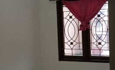 Rumah Sewa Taman Royal Tangerang 4KT 1,5 Lantai Baru Renovasi Strategis