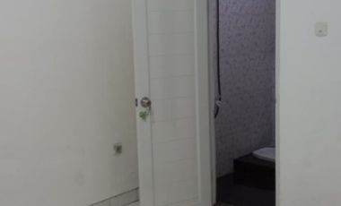 Rumah Sewa Taman Royal Tangerang 4KT 1,5 Lantai Baru Renovasi Strategis