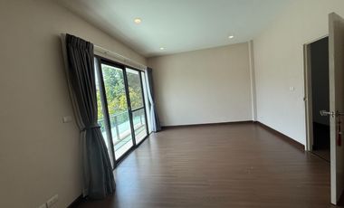For sale: 2-storey detached house at The City Pattanakarn, a quality project by AP Thailand. Land size 66.5 sq.wah, usable area 262 sq.m.