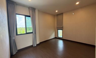For sale: 2-storey detached house at The City Pattanakarn, a quality project by AP Thailand. Land size 66.5 sq.wah, usable area 262 sq.m.