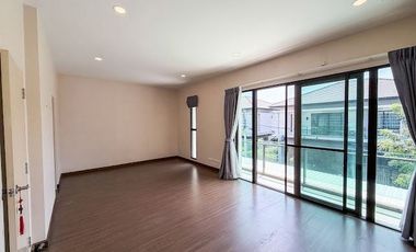 For sale: 2-storey detached house at The City Pattanakarn, a quality project by AP Thailand. Land size 66.5 sq.wah, usable area 262 sq.m.