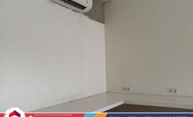 Sewa Ruko baru gandeng 2 Unit 3 Lantai,Parkir Luas Bangunan Baru Lokasi Strategis Di Metland Menteng Cakung Jakarta Timur