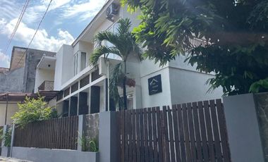 RUMAH DIJUAL JOGJA FURNISHED SHM DEKAT KAMPUS UPN DAN STIE YKPN DI SETURAN SLEMAN YOGYAKARTA