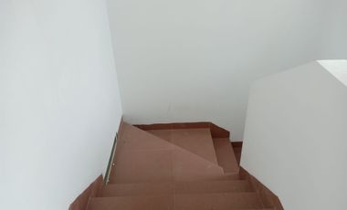 Disewakan Rumah di Mekar Wangi dekat GBI Mekar Wangi Stairway, BPK Singgsana, Bintang Mulia, RS. Santosa, Rs. Immanuel
