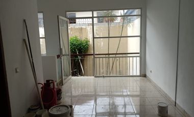 Disewakan Rumah di Mekar Wangi dekat GBI Mekar Wangi Stairway, BPK Singgsana, Bintang Mulia, RS. Santosa, Rs. Immanuel