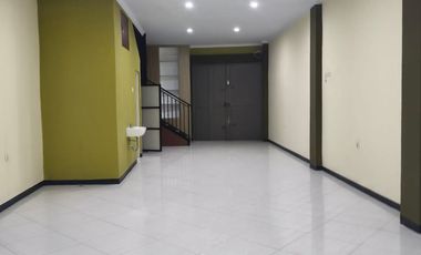 Murah Ruko Baru Berada di Area Bisnis Jalan Jakarta Antapani Bandung
