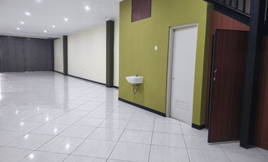 Murah Ruko Baru Berada di Area Bisnis Jalan Jakarta Antapani Bandung