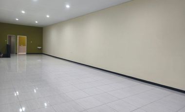 Murah Ruko Baru Berada di Area Bisnis Jalan Jakarta Antapani Bandung