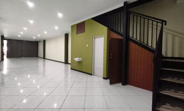 Murah Ruko Baru Berada di Area Bisnis Jalan Jakarta Antapani Bandung